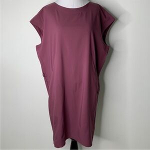 Arc’teryx Short Sleeve Shift Dress size Medium